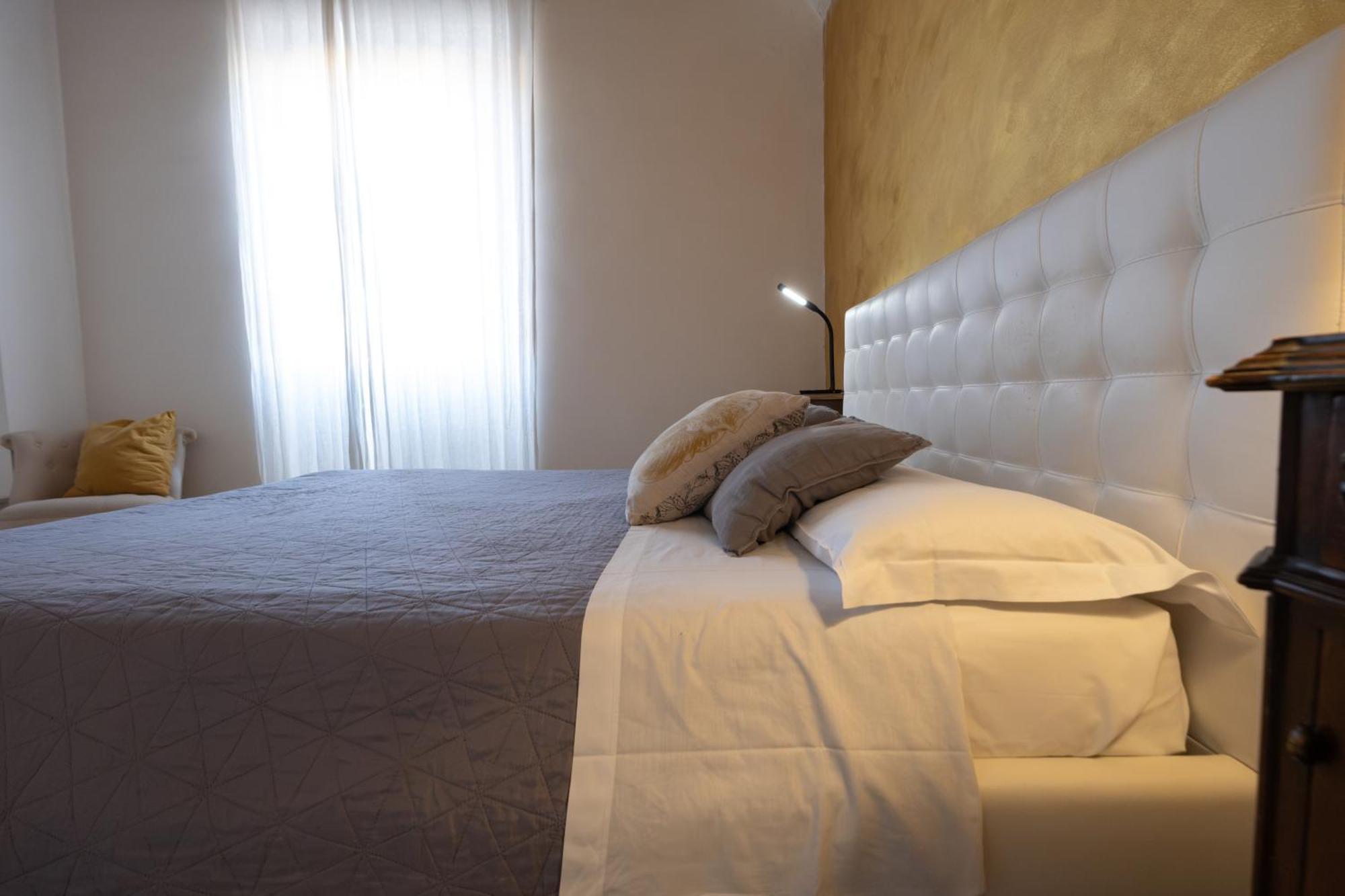 Santonofrio Apartments โรม ภายนอก รูปภาพ